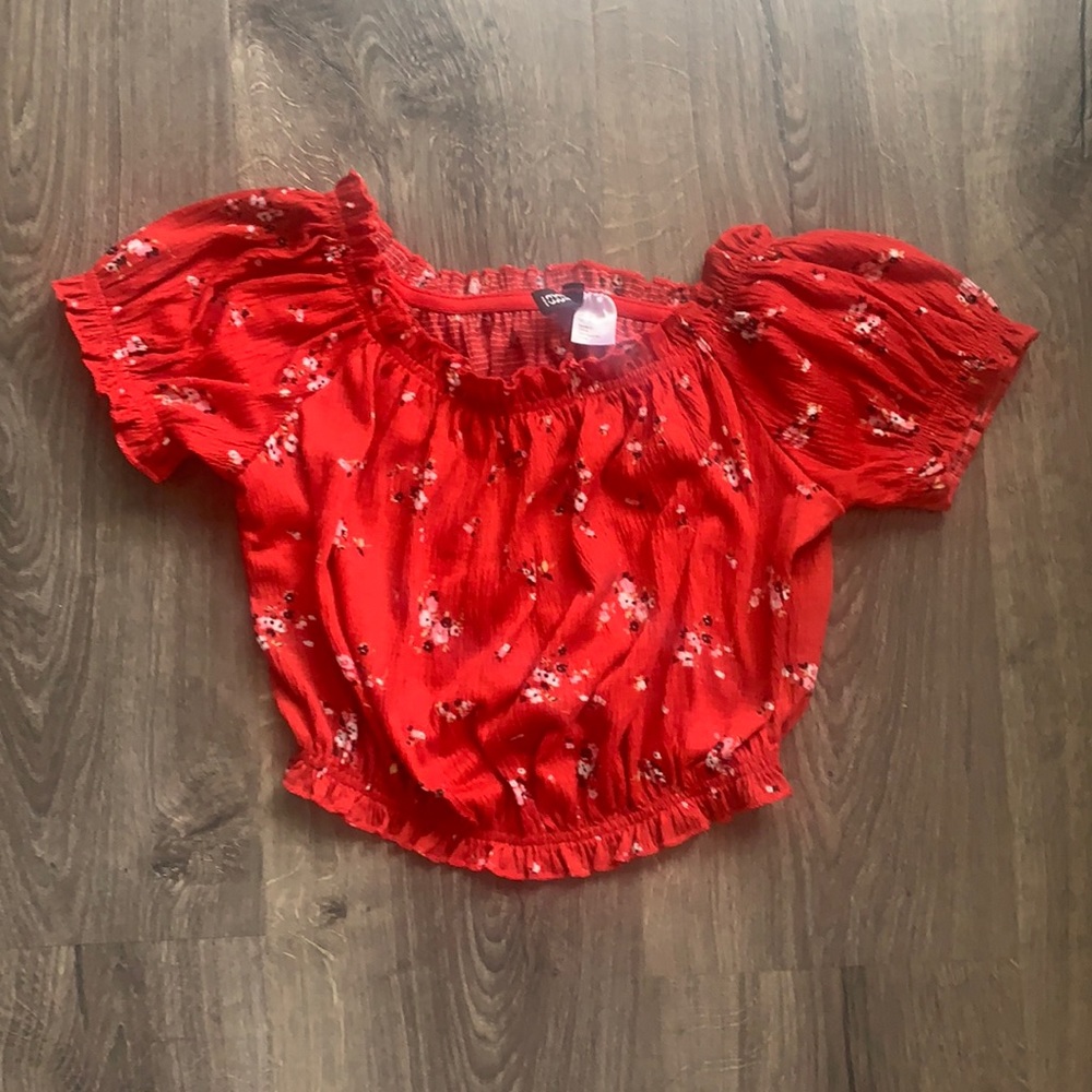 H&M red top